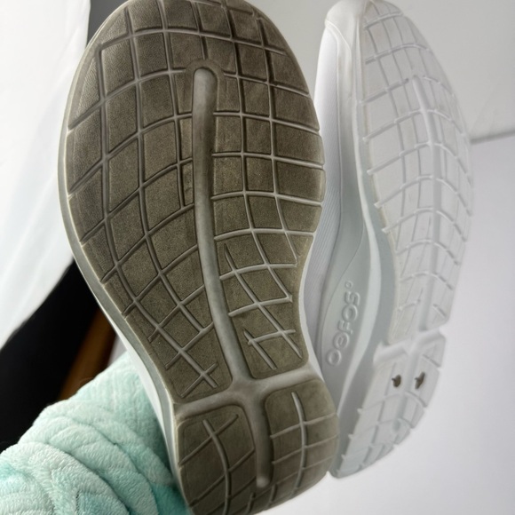 Oofos Mens 10 White OOmg Sport LS Low-Top Recovery Athletic Shoe Lace Up SEE ALL main image 4